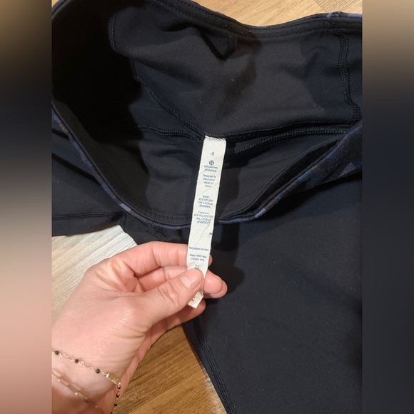 Lululemon full length black leggings Y2K style look alike size 4 black in color - Picture 5 of 9